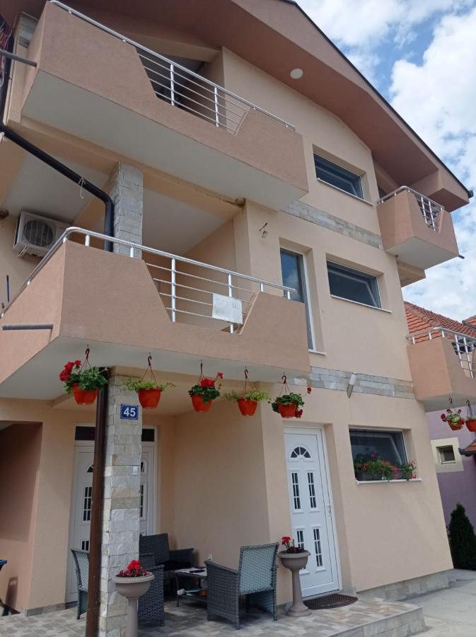 Smestaj Lux Apartamento Veliko Gradište Exterior foto